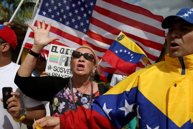 Exiliados piden a Guaidó que acuda a la OEA a solicitar aplicación de pacto