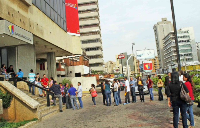Bancos venezolanos aun esperan los nuevos billetes anunciados