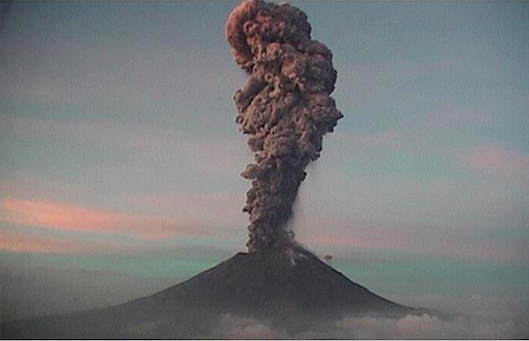 Volcán Popocatépetl emite varias erupciones en 24 horas