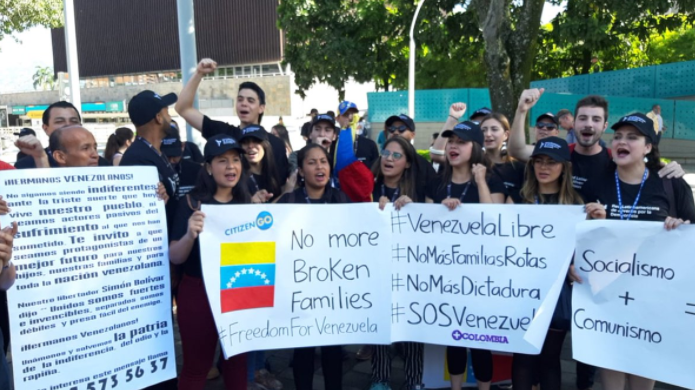 Venezolanos se manifiestan frente a la Asamblea de la OEA para pedir libertad