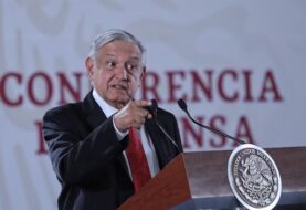 Presidente de México defiende trato con EEUU tras críticas dentro del partido