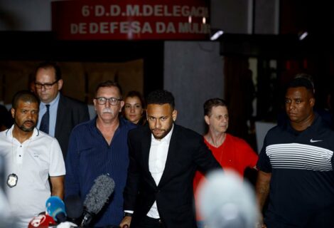 Confiscan los vídeos del hotel de París donde Neymar fue acusado de violación