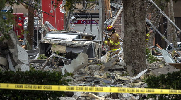 Dos personas aún hospitalizadas por explosión en centro comercial de Florida