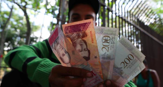 Inflación venezolana se desacelera a 24,8 % en junio, según el Parlamento
