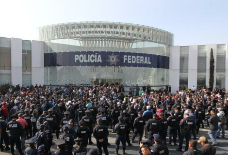 López Obrador: Protestas muestran que Policía Federal "no estaba a la altura"