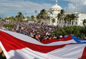 Manifestantes protestan por cuarto día seguido contra gobernador Puerto Rico