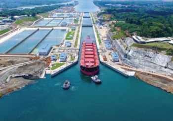 Canal de Panamá niega retención de barco con soya que iba a Venezuela