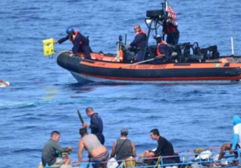 EEUU intercepta a seis inmigrantes cubanos en un bote de madera en Boca Ratón