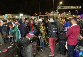 Colombia dice que 11.000 venezolanos salieron el fin de semana hacia Ecuador