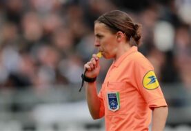 Stéphanie Frappart: Primera árbitro que pitará final europea de fútbol masculino