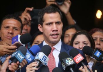Guaidó suspende de funciones a un grupo de diputados