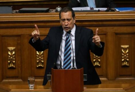 El Supremo venezolano solicita levantar inmunidad parlamentaria a tres diputados