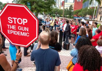 Políticos y grupos civiles rechazan en Miami "epidemia" de ataques con armas