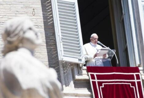 El papa pide por la paz en Oriente Medio y en el resto del mundo