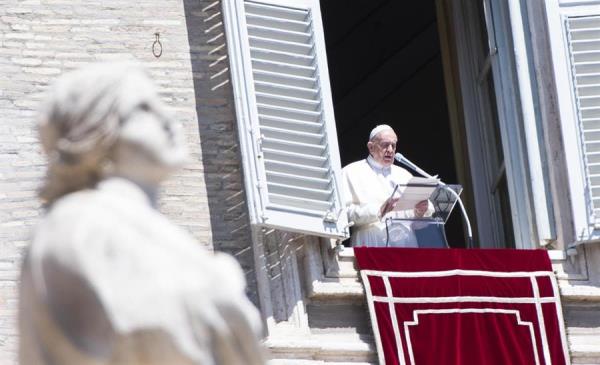 El papa pide por la paz en Oriente Medio y en el resto del mundo