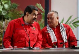 Estados Unidos dice que el entorno de Maduro frecuentemente busca negociar