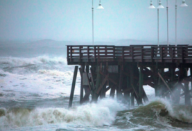 Dorian descarga viento y lluvia sobre el litoral de Florida