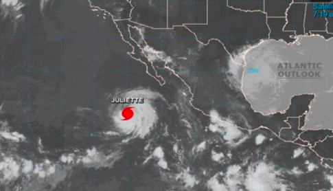 Huracán Juliette baja a categoría 2 lejos de las costas del Pacífico mexicano