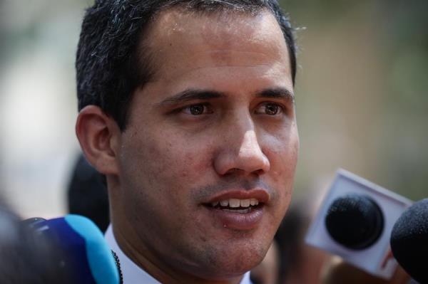 Guaidó dice Gobierno de Maduro trata de distraer atención con polémicas fotos