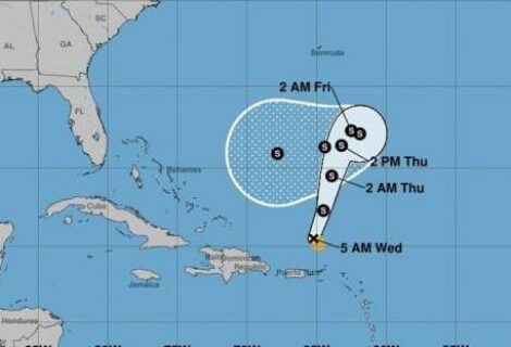 Karen se aleja de Puerto Rico pero siguen sus lluvias y Lorenzo es ya huracán
