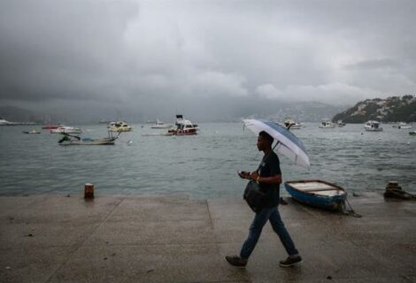 Narda se fortalecerá a tormenta dejando fuertes lluvias en el oeste de México