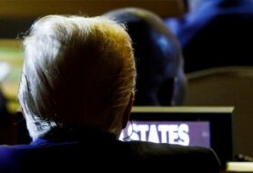 Senado rechaza convocar testigos en juicio político contra Trump