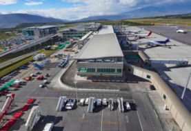 Unos 40 vuelos siguen cancelados en aeropuerto de Quito pese a fin protestas
