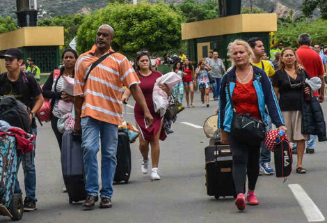 Abren concurso de ideas para ayudar a damnificados de crisis en Venezuela