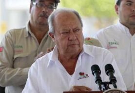 Renuncia el líder sindicalista de Pemex Carlos Romero Deschamps