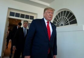 Trump veta medida que desvia fondos para su muro