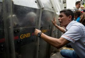 Fuerzas de seguridad de Venezuela impiden protesta opositora contra apagones