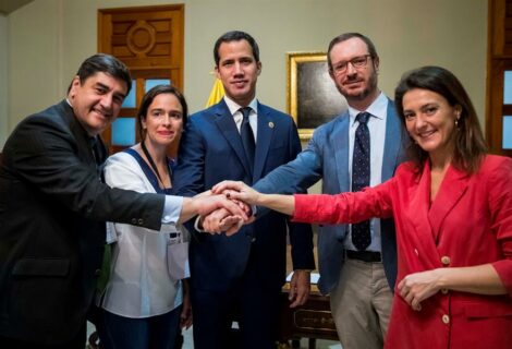 Partido Popular de España ofrece a Guaidó ser su voz en Europa