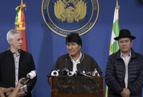 México ofrece asilo a Morales y políticos van a embajada en Bolivia