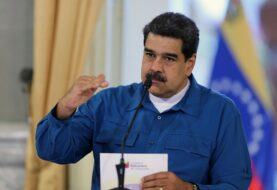 Maduro denuncia más de 47 "complots" financiados