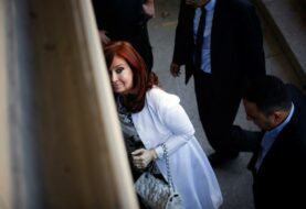 Cristina Fernández llega al tribunal para declarar por presunta corrupción