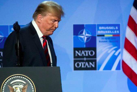 Trump cambia la tormenta política en EE.UU por un duelo con Macron en la OTAN