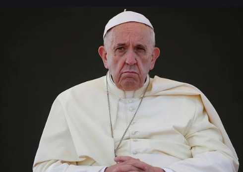 El papa Francisco se operó de cataratas hace unos meses