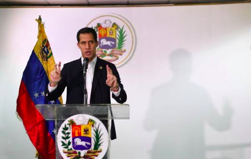 Guaidó dice que el Parlamento investigará supuesta corrupción en la oposición