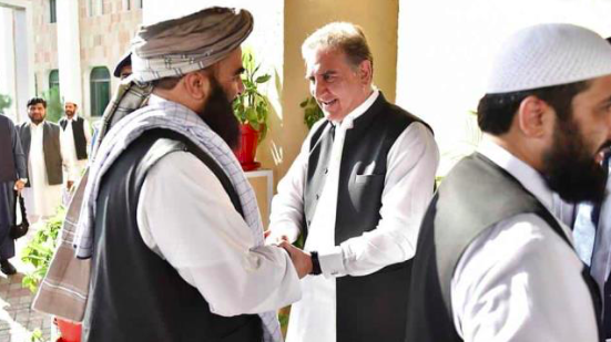 Talibanes y estadounidenses reanudan negociaciones