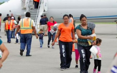 Cámara comercial de Miami repartirá 7.500 juguetes a deportados a Honduras