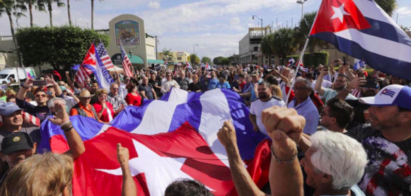 Manifestantes piden en Miami reactivar reunificación de familias cubanas