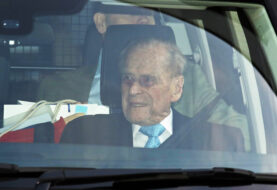 Duque de Edimburgo abandona el hospital tras cuatro días ingresado
