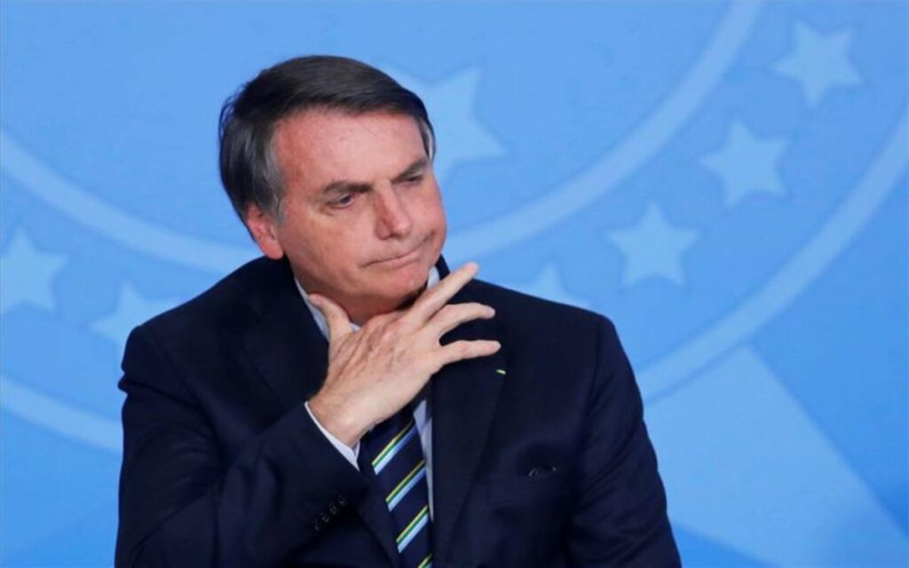 Bolsonaro interrumpe reposo médico para apostar en la lotería