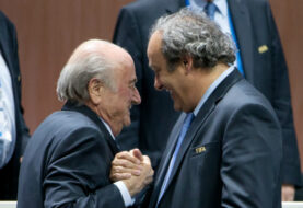 FIFA podría reclamar a Blatter y Platini 2 millones de francos suizos