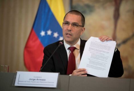 Maduro acusa a EEUU de intervenir en asuntos de la Asamblea Nacional