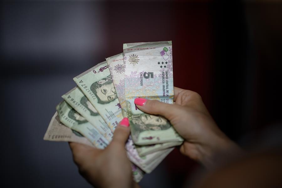 Billete de 5 pesos, la última víctima de la inflación en Argentina