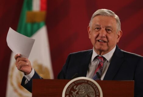 López Obrador defiende nuevo instituto de salud de México