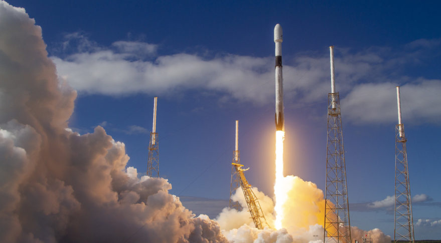 SpaceX lanza cuarto envío de 60 satélites Starlink al espacio