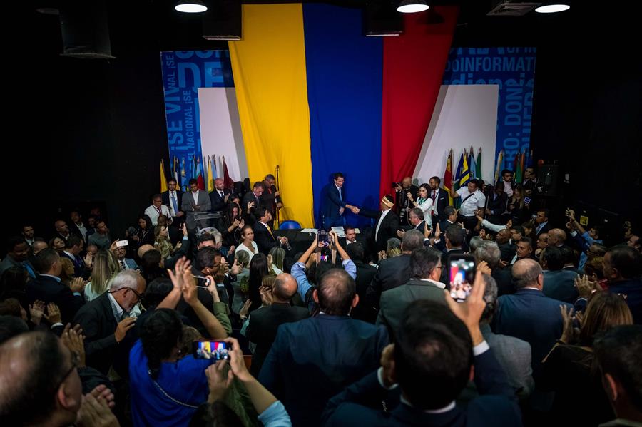 UE denuncia irregularidades en elección a la AN y reconoce a Guaidó