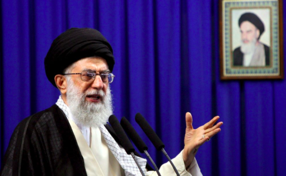 Jameneí añade tensión al conflicto de Irak y EEUU con su promesa de venganza